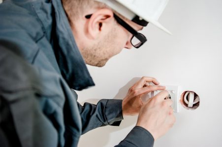 electrician-1080561_1280